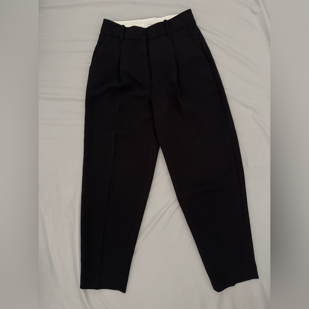 Aritzia Wilfred Black Carrot Pant